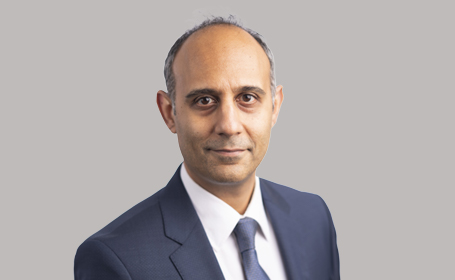 Portrait of Dr Amit Gera , Consultant Gastroenterologist & Hepatologist