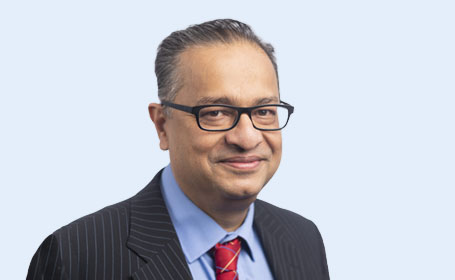 Portrait of Dr Vishal Saxena , Consultant Gastroenterologist