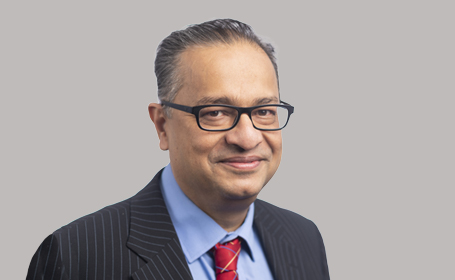 Portrait of Dr Vishal Saxena , Consultant Gastroenterologist
