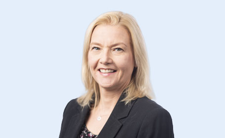 Portrait of Ms Sally Watkinson , Consultant Obstetrician & Gynaecologist