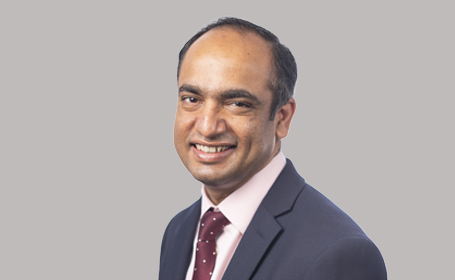 Portrait of Mr Karthik Karuppaiah , Consultant Trauma and Orthopaedic Surgeon
