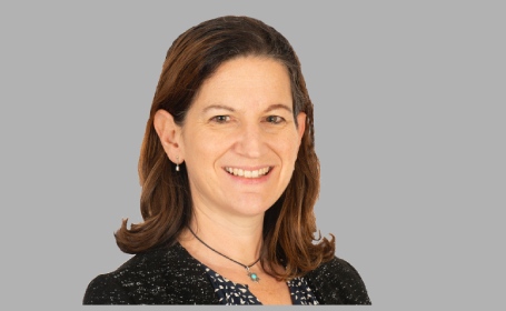 Portrait of Dr Catherine Mathews , Consultant Rheumatologist
