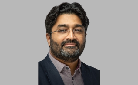 Portrait of Dr Riyaz Shah , Consultant Medical Oncologist