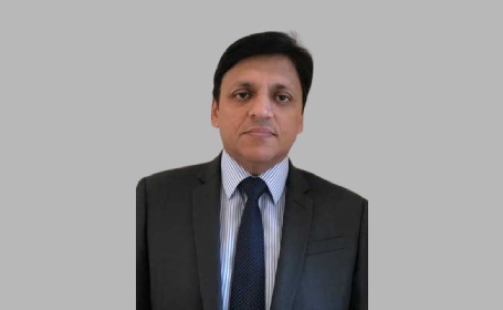 Portrait of Dr Abdul Khan , Consultant Rheumatologist