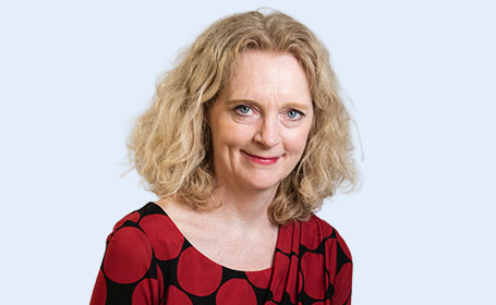 Portrait of Dr Carys Thomas , Consultant Clinical Oncologist