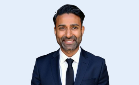 Portrait of Mr Gihan Jayasinghe , Consultant Orthopaedic Surgeon - Hip and Knee Specialist