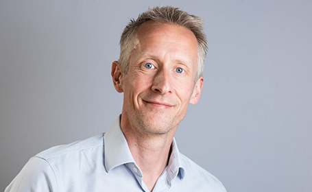 Portrait of Mr Alex Chipperfield , Consultant Orthopaedic Surgeon