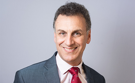 Portrait of Mr Omar Yanni , Consultant Orthopaedic Surgeon