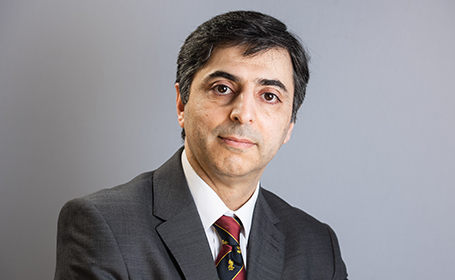 Portrait of Mr Saman Horriat , Consultant Orthopaedic Surgeon