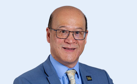 Portrait of Dr Nap Cheung , Consultant Rheumatologist
