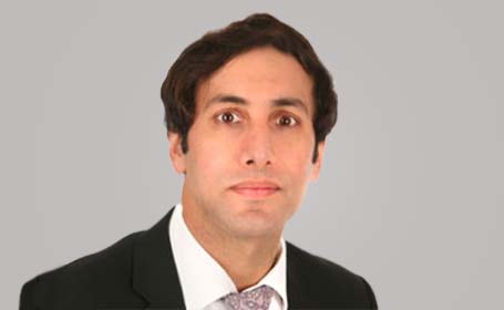 Portrait of Dr Sukh Chatu , Consultant Gastroenterologist & Physician