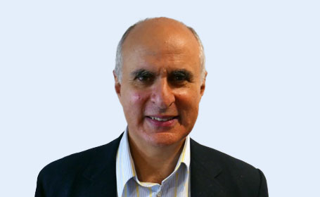 Portrait of Mr Dimitri Yanni , Consultant Orthopaedic & Hand Surgeon