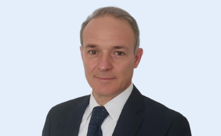 Portrait of Mr Luca Ilari , Consultant Ophthalmic Surgeon