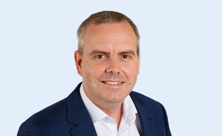 Portrait of Mr Max Edwards , Consultant Orthopaedic Surgeon