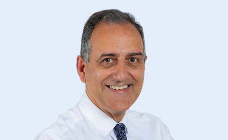 Portrait of Mr Paul Gill , Consultant Orthopaedic & Knee Surgeon