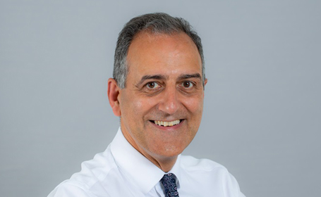 Portrait of Mr Paul Gill , Consultant Orthopaedic & Knee Surgeon
