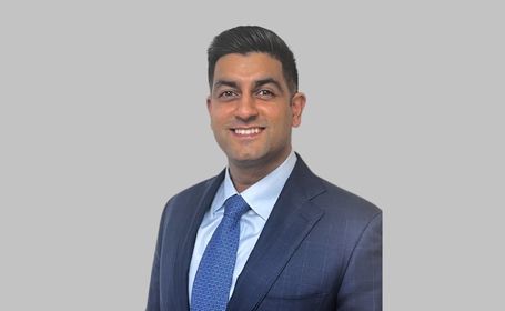 Portrait of Dr Arif Hussenbux , Consultant Gastroenterologist and Interventional Endoscopist