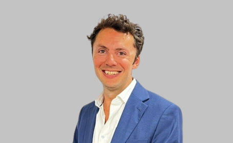 Portrait of Mr Jeremy Hoffman , Consultant Ophthalmologist and Corneal & Cataract Surgeon