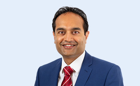 Portrait of Mr Hiten Sheth , Consultant Ophthalmologist and Cataract Surgeon