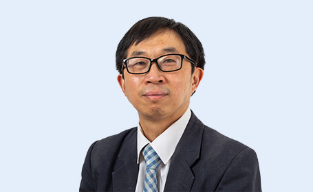 Portrait of Kuan Sim , Consultant Ophthalmologist