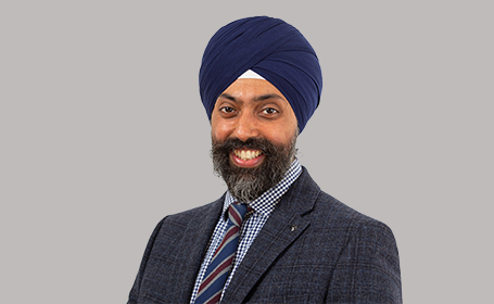 Portrait of Mr Mandeep Singh Bindra , Consultant Ophthalmologist