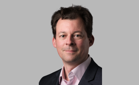 Portrait of Mr Mike Adams , Consultant Ophthalmologist