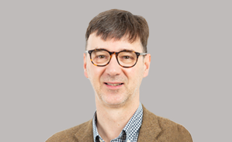 Portrait of Mr Ian Currie , Consultant Gynaecologist 