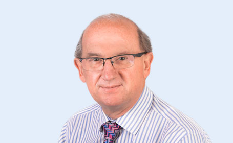 Portrait of Dr Andrew Palmer , Consultant Nephrologist