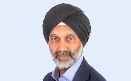 Portrait of Dr Devinder Bansi , Consultant Gastroenterologist