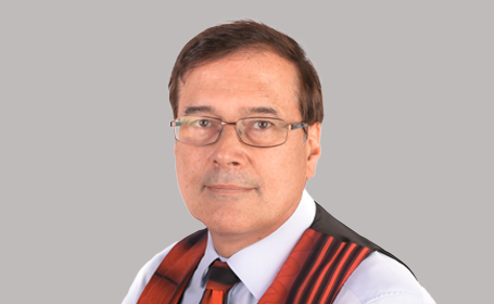 Portrait of Mr Nicholas Lee , Consultant Ophthalmic Surgeon