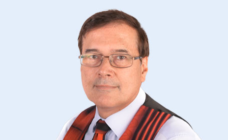 Portrait of Mr Nicholas Blaire Lee , Consultant Ophthalmic Surgeon