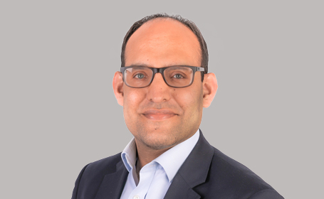 Portrait of Dr Ravi Misra , Consultant Gastroenterologist