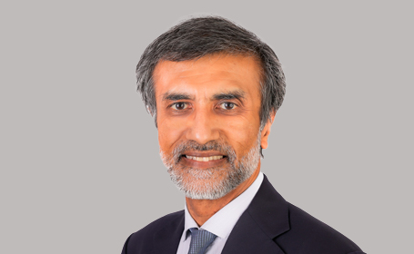 Portrait of Dr Salim Janmohamed , Consultant Endocrinologist & Physician