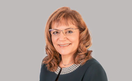Portrait of Ms Shohreh Beski , Consultant Gynaecologist & Obstetrician