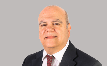 Portrait of Mr Enrique Saavedra , Consultant Orthopaedic Surgeon