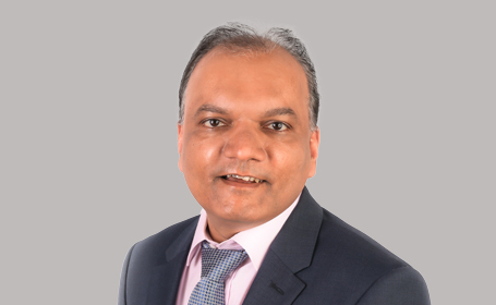 Portrait of Hinesh Bhatt , Consultant Orthopaedic Surgeon