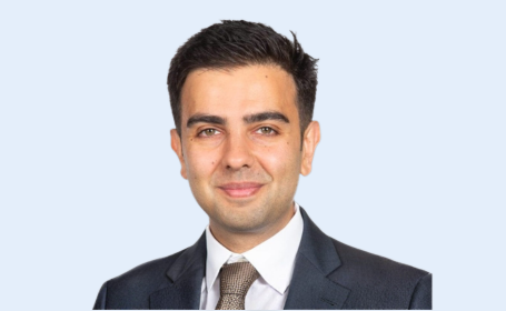 Portrait of Mr Minak Bhalla , Consultant Ophthalmologist