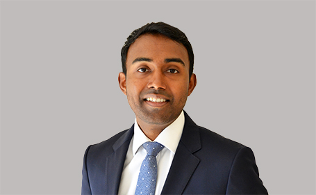 Portrait of Mr Senthooran Raja , Consultant Trauma and Orthopaedic Surgeon (Hand & Upper Limb)