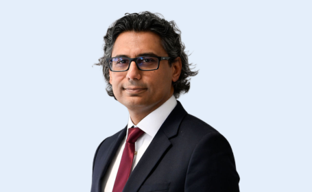 Portrait of Mr Murtuza Sikander , Consultant Spinal Surgeon and Neurosurgeon