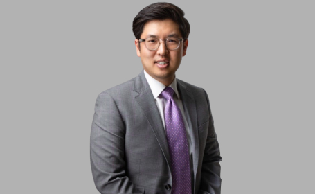 Portrait of Mr Dong Park , Consultant Ophthalmologist