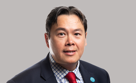 Portrait of Mr David Hou , Consultant Upper Gastrointestinal and Laparoscopic Surgeon
