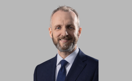 Portrait of Dan Armstrong , Consultant Hand and Wrist Orthopaedic Surgeon
