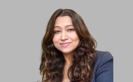 Portrait of Dr Renuga R Raghavendran , Consultant Dermatologist