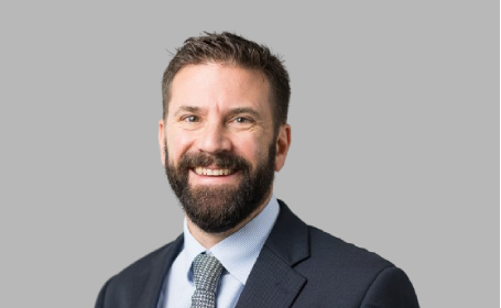 Portrait of Mr Guy Morris , Consultant Orthopaedic Surgeon