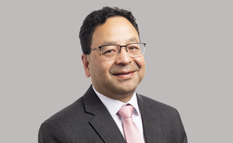 Portrait of Mr Shabin Joshi , Consultant Neurosurgeon & Spinal Surgeon