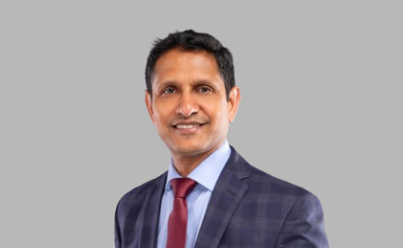 Portrait of Mr Sujit Agarwal , Consultant Orthopaedic and Trauma Surgeon