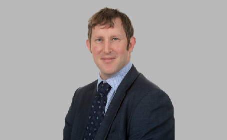 Portrait of Mr Richard Pilling , Consultant Orthopaedic Surgeon