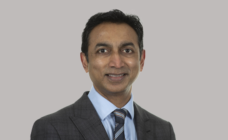 Portrait of Mr Winston Justin , Consultant Gynaecologist