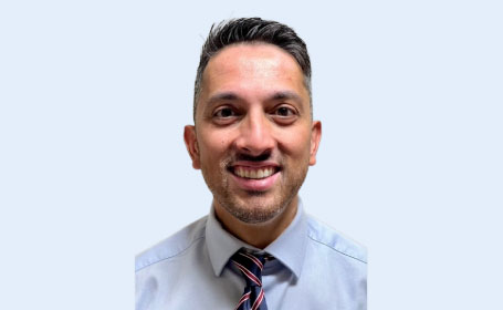 Portrait of Mr Zubair Saeed , Consultant Hand and Wrist Surgeon