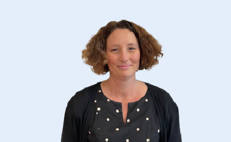 Portrait of Dr Eleanor Korendowych , Consultant Rheumatologist
